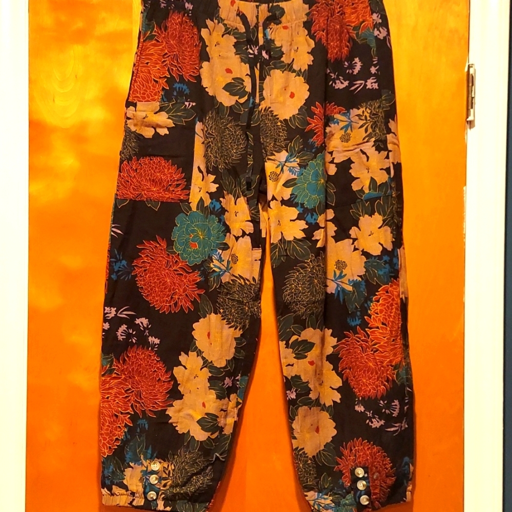 Drawstring Capri Pants